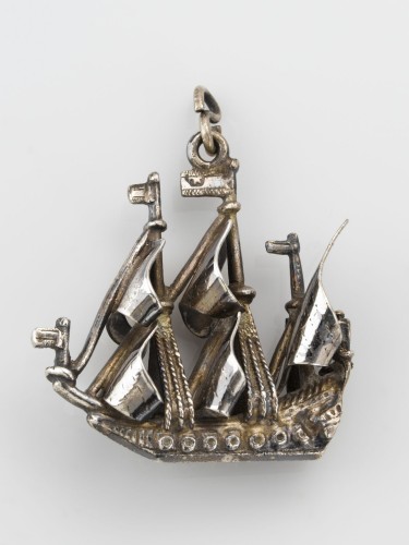 Zilveren miniatuur schip